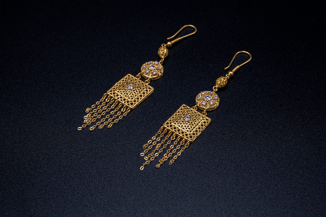 Dar Almusk — gold filigree earrings